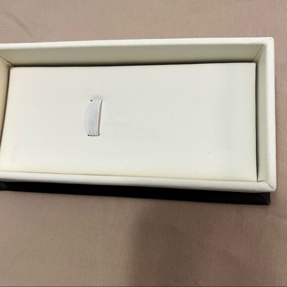 Daniels Williton woman’s watch with original case. - Picture 8 of 16